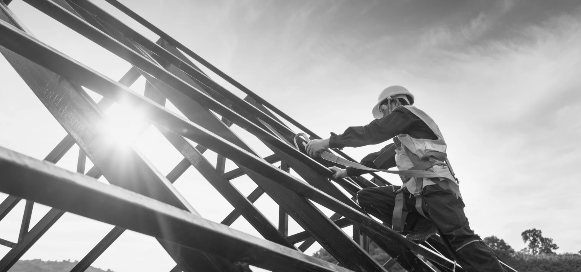 Uzman Ekibimizle Güven Veren Çatı Sistemleri